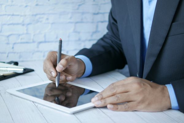 Top 5 avantages de la signature électronique dans le e-commerce B2B